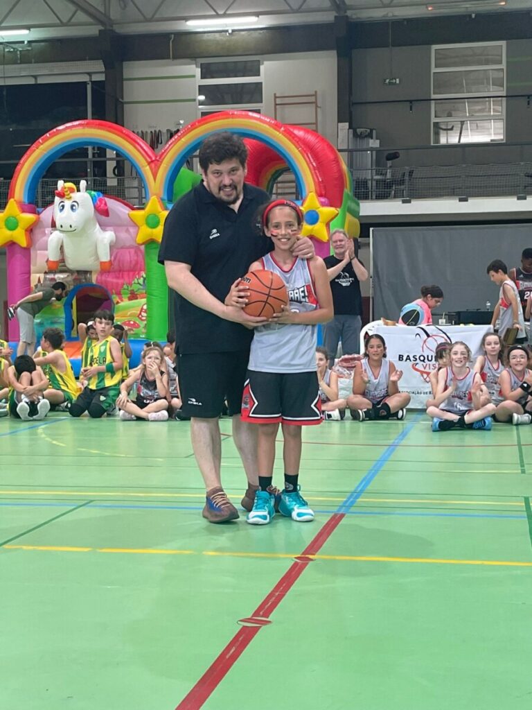  Santa Comba Dão acolheu o Dia Nacional de Minibasquete com grande sucesso - Jornal do Centro