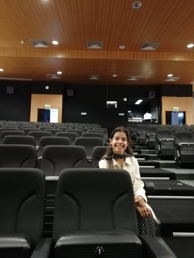  Teresa Zenaida, de Carregal do Sal para os palcos nacionais e hoje em “Fátima” com La Féria - Jornal do Centro