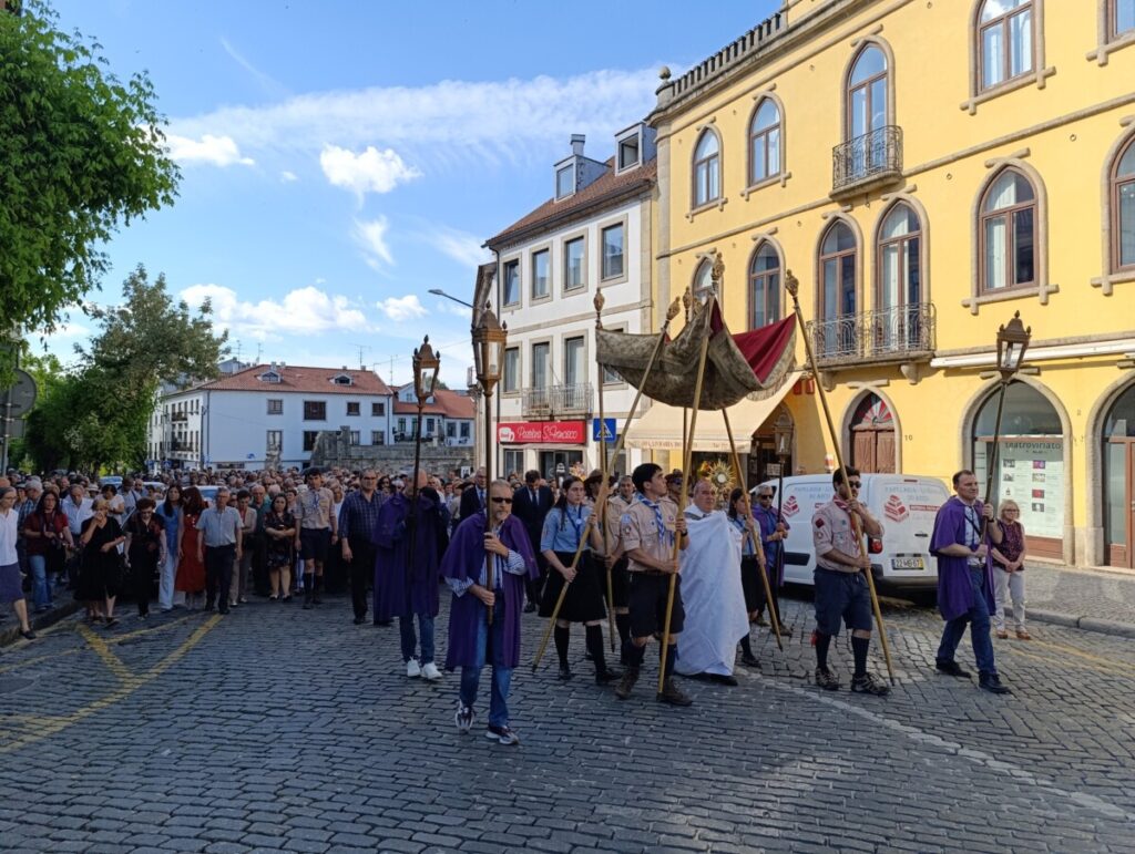  Procissão do Corpo de Deus sai à rua esta quinta-feira em Viseu - Jornal do Centro