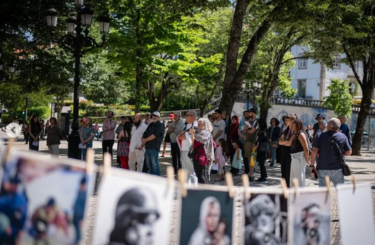  Negócios com Israel motivam protesto frente à Câmara Municipal de Viseu - Jornal do Centro