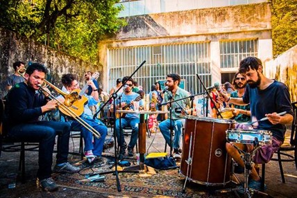 roda de samba festival trip
