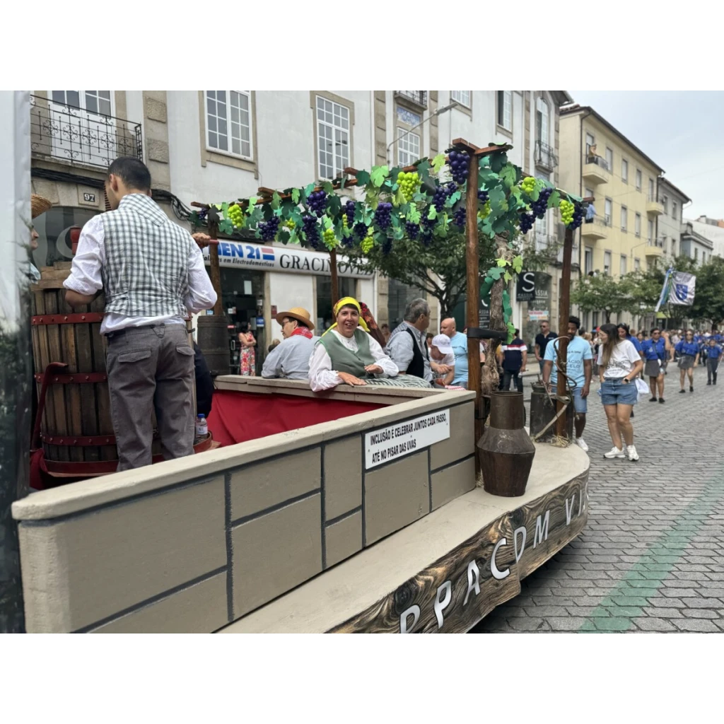  Até quem não é trambelo se sente trambelo no dia das Cavalhadas de Vildemoinhos - Jornal do Centro