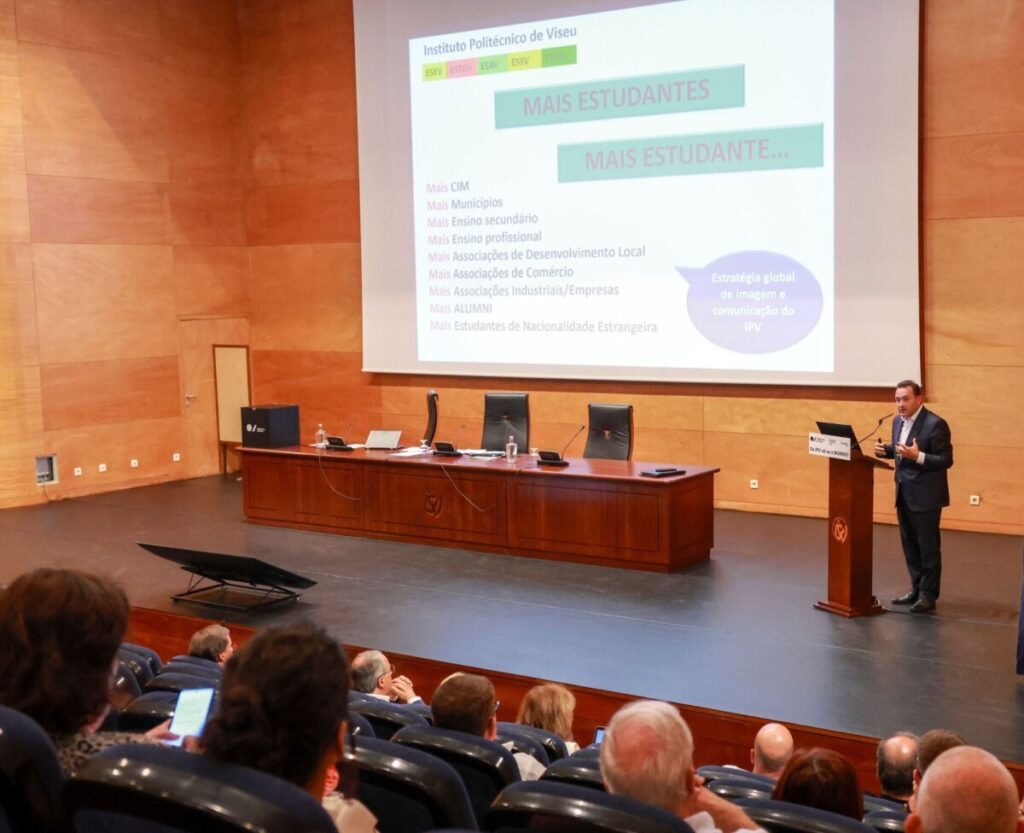  Politécnico de Viseu: Presidente reeleito quer chegar aos oito mil alunos e consolidar internacionalização - Jornal do Centro