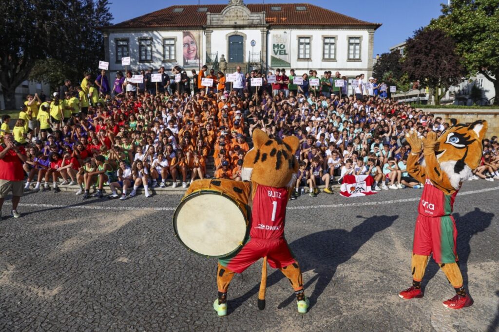  “Driblando a Diferença” promove inclusão através do basquetebol em São João da Pesqueira - Jornal do Centro