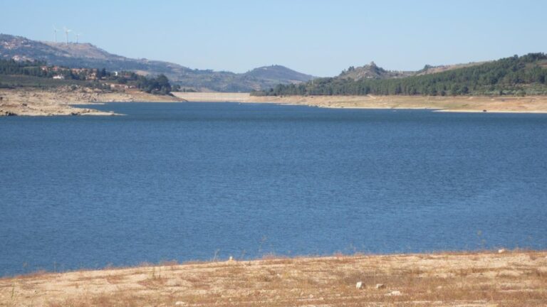 Barragem de Vilar Tabuaço Moimenta da Beira Sernancelhe