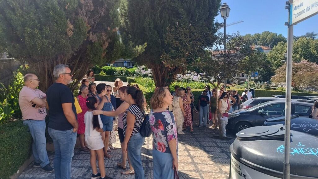  Trabalhadores da Misericórdia de Viseu exigem aplicação da revisão salarial e redução da carga horária - Jornal do Centro