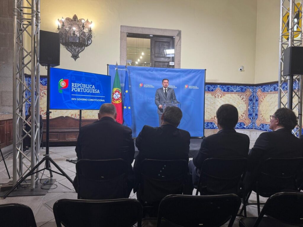  No final do Conselho de Ministros realizado em Viseu, Montenegro admite poder ter contribuído para perceção de acompanhamento pouco próximo - Jornal do Centro