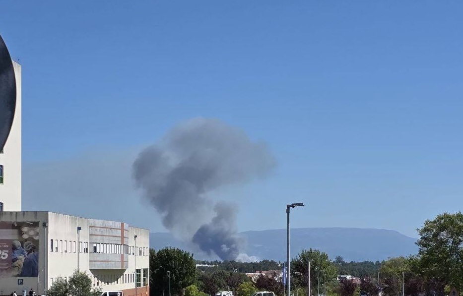  Fogo perto da zona industrial de Nelas está dominado – sub comando regional Viseu Dão Lafões - Jornal do Centro
