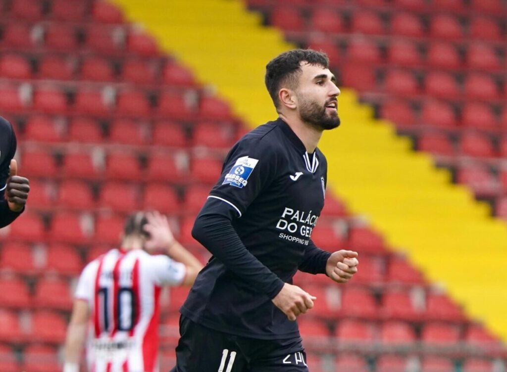  Gautier Ott sai do Académico de Viseu e vai para os franceses do Guingamp - Jornal do Centro