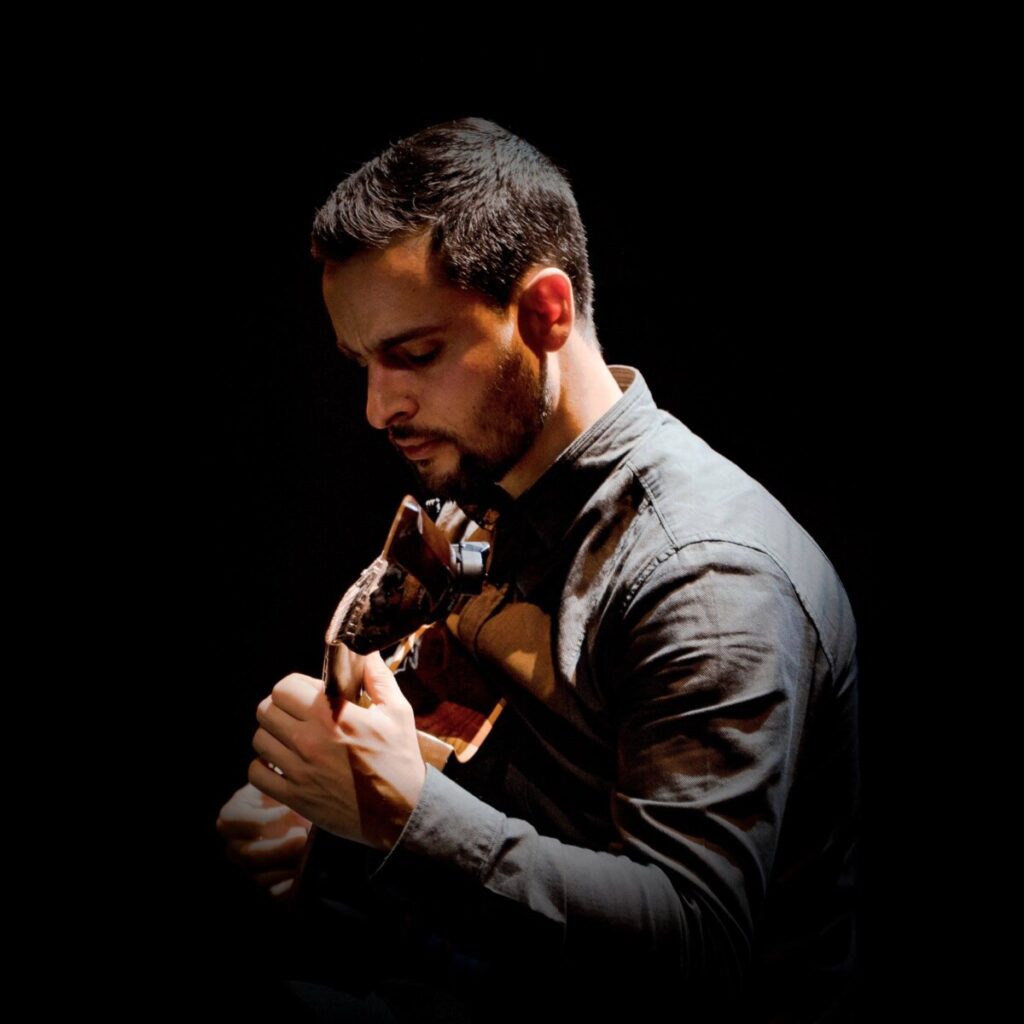  Viseu: Henrique Fraga homenageia Carlos Paredes em concerto no Mercado 2 de Maio - Jornal do Centro