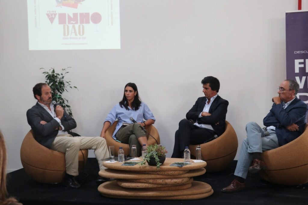  Futuro do setor vitivinícola discutido na Feira do Vinho do Dão em Nelas - Jornal do Centro