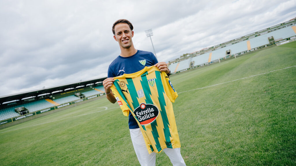  Médio Hugo Félix assina pelo Tondela até 2029 - Jornal do Centro