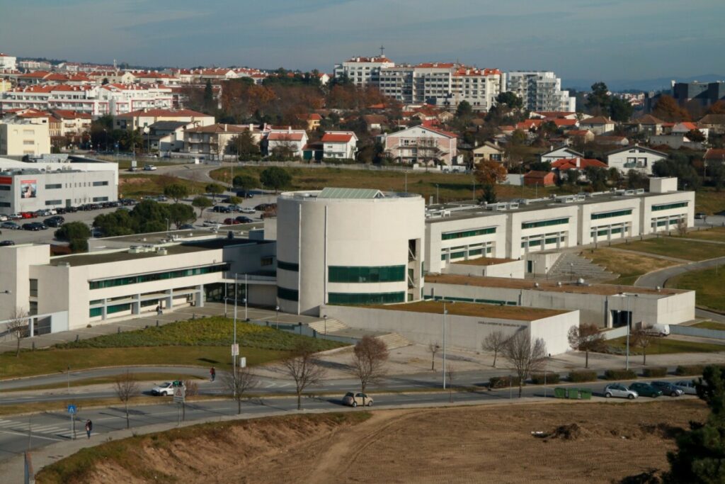 estgv _ Politecnico de Viseu - Jornal do Centro  Alunos e professores da ESTGV assinalam Dia Mundial da Poupança com 53 aulas em escolas da região de Viseu