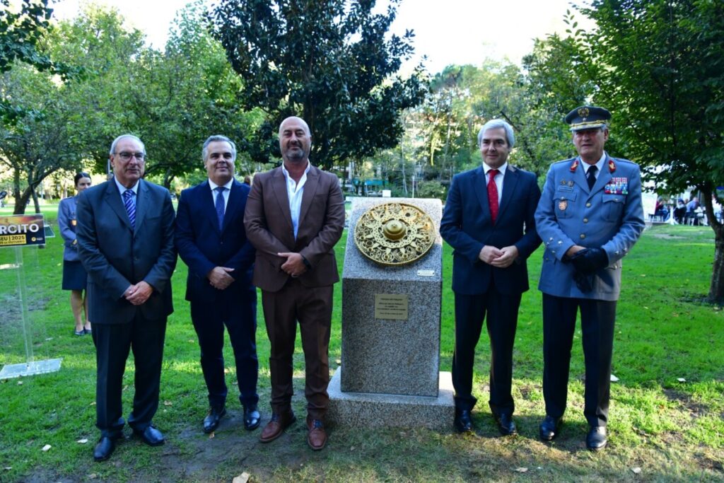 monumen to exército