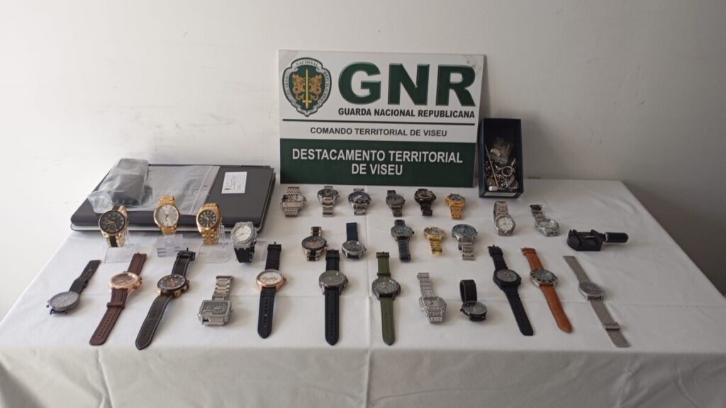  GNR detém autores de furto de residência em Oliveira de Frades, após operação no Porto