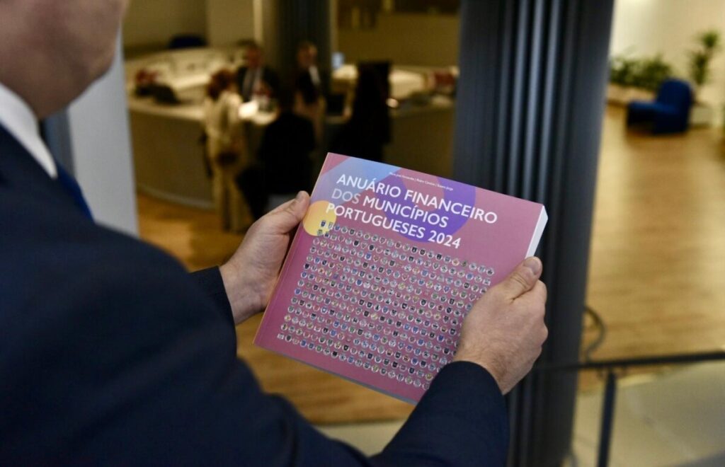 anuario foinnaceiro 2024