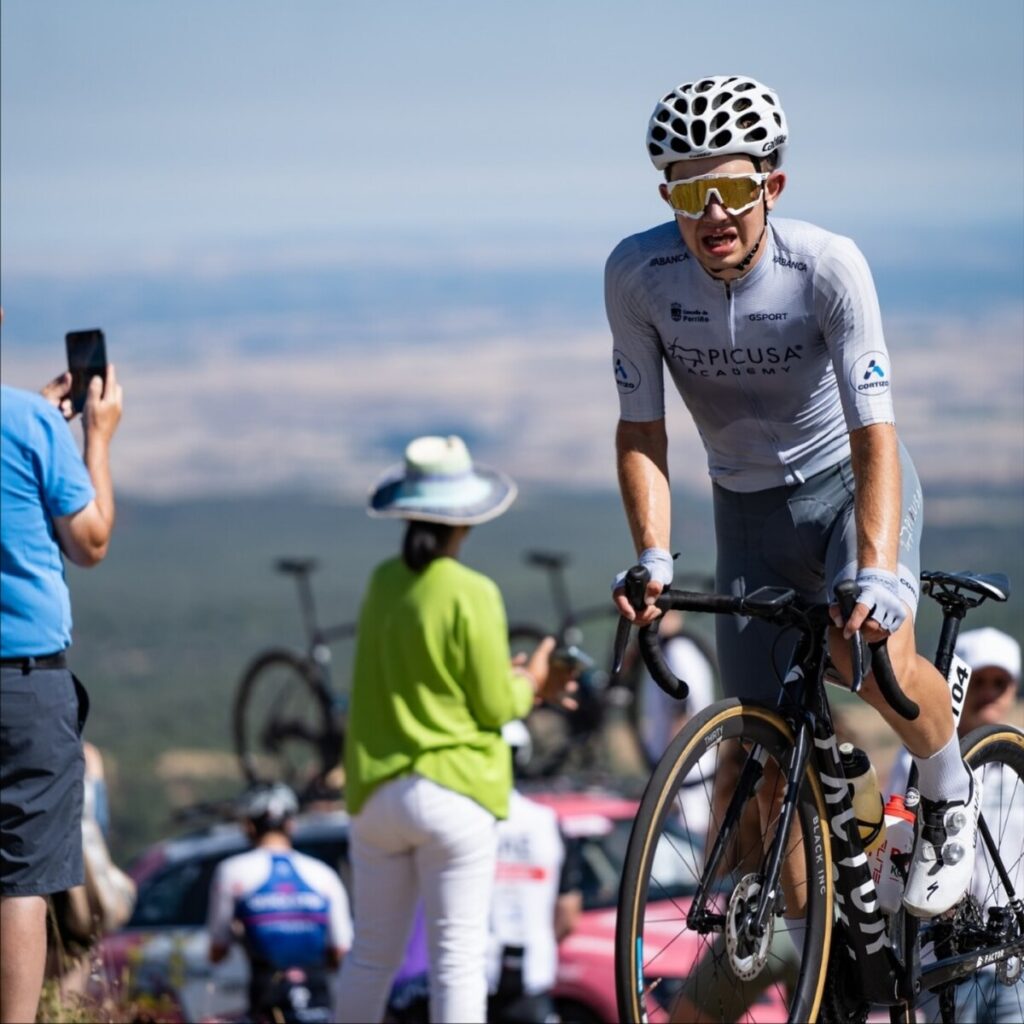  Ciclismo: Mortágua reforça formação com entrada do jovem galego Diego López