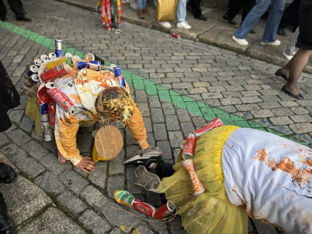 latada 202511 - Jornal do Centro O barulho das latas e os cânticos de cada curso, uns mais atrevidos, outros mais comedidos (c/fotogaleria)