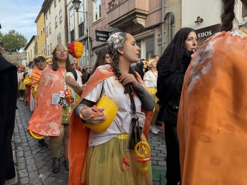 latada 202534 - Jornal do Centro O barulho das latas e os cânticos de cada curso, uns mais atrevidos, outros mais comedidos (c/fotogaleria)