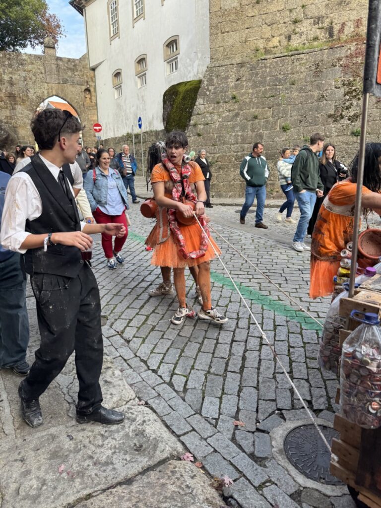 latada 202539 - Jornal do Centro O barulho das latas e os cânticos de cada curso, uns mais atrevidos, outros mais comedidos (c/fotogaleria)