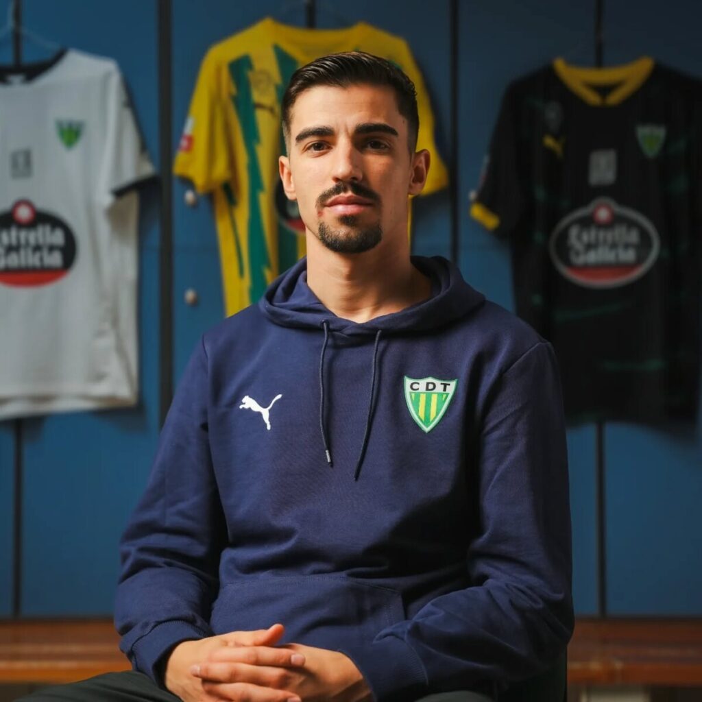 Lateral Rodrigo Conceição assina pelo Tondela até 2027