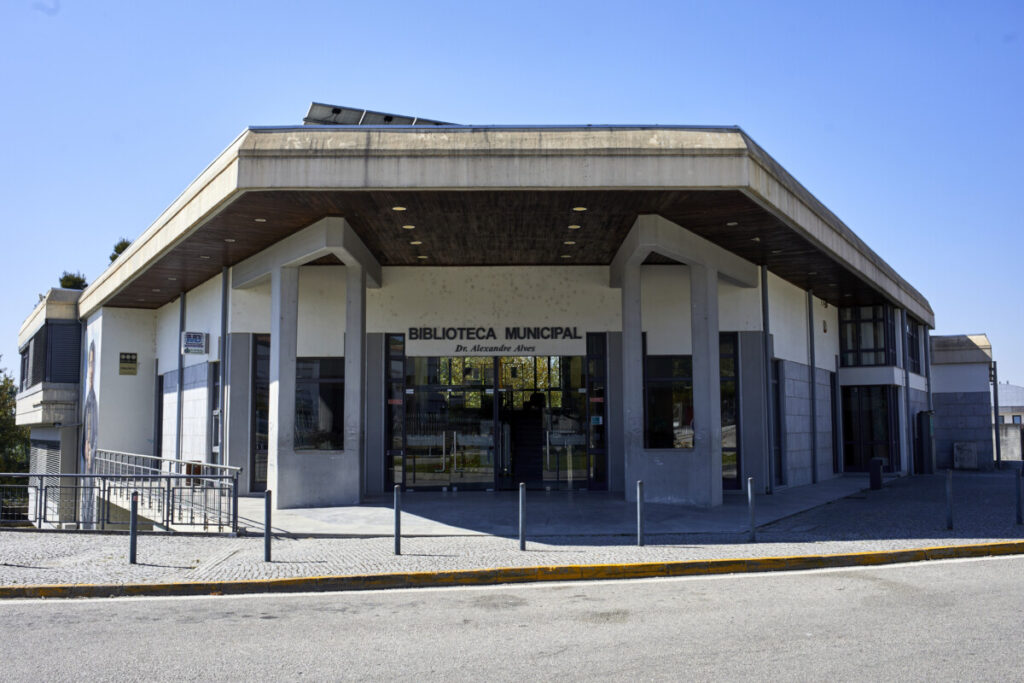  Biblioteca de Mangualde recebe mostra da Fanzinoteca Rock’n’Cave