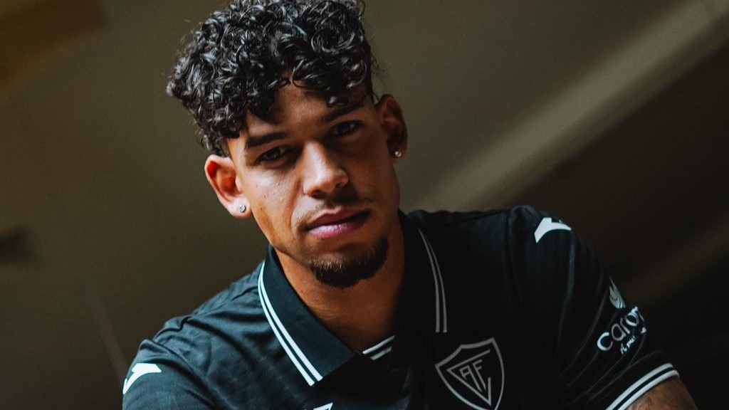  Académico de Viseu reforça ataque com Lucas Gabriel