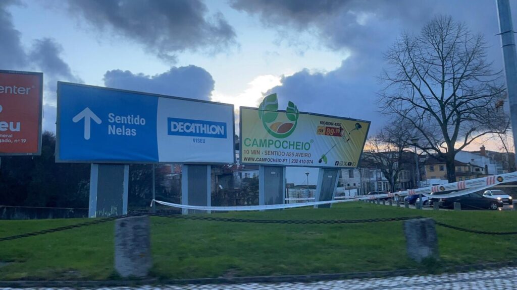  Mau tempo: estradas condicionadas em Farminhão e Rio de Loba (Viseu), informa Proteção Civil