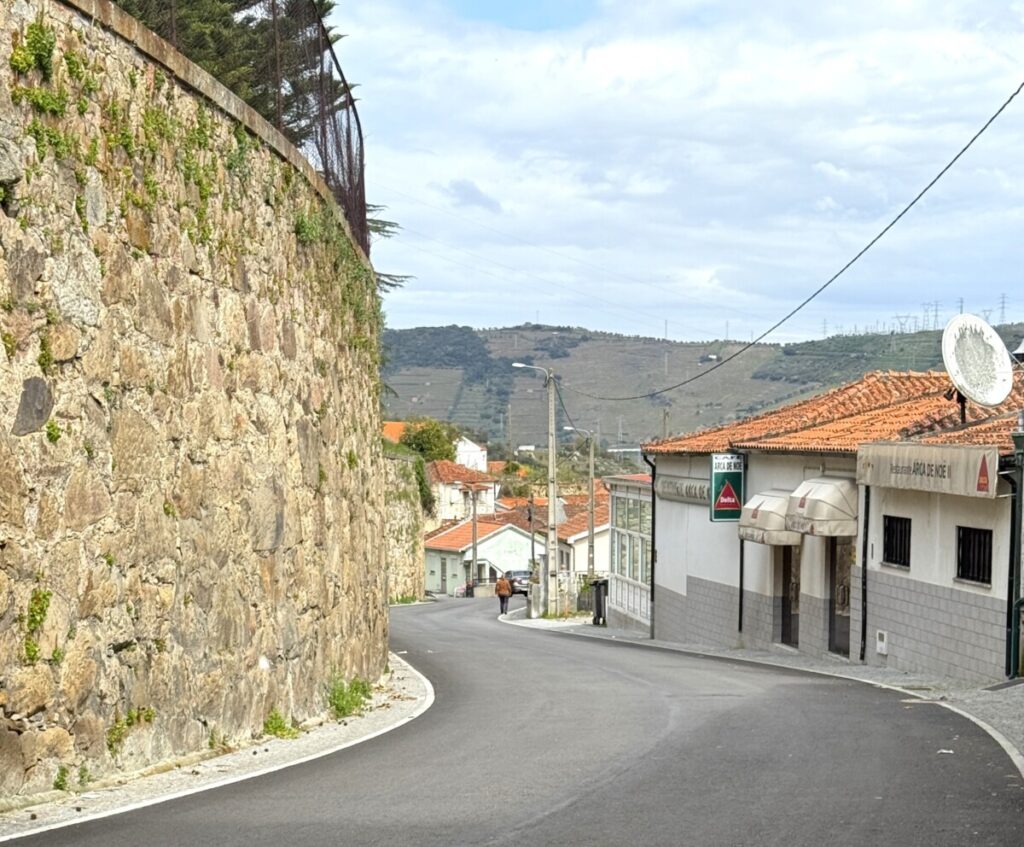  Câmara de Lamego investe 600 mil euros na requalificação de estradas em Cambres