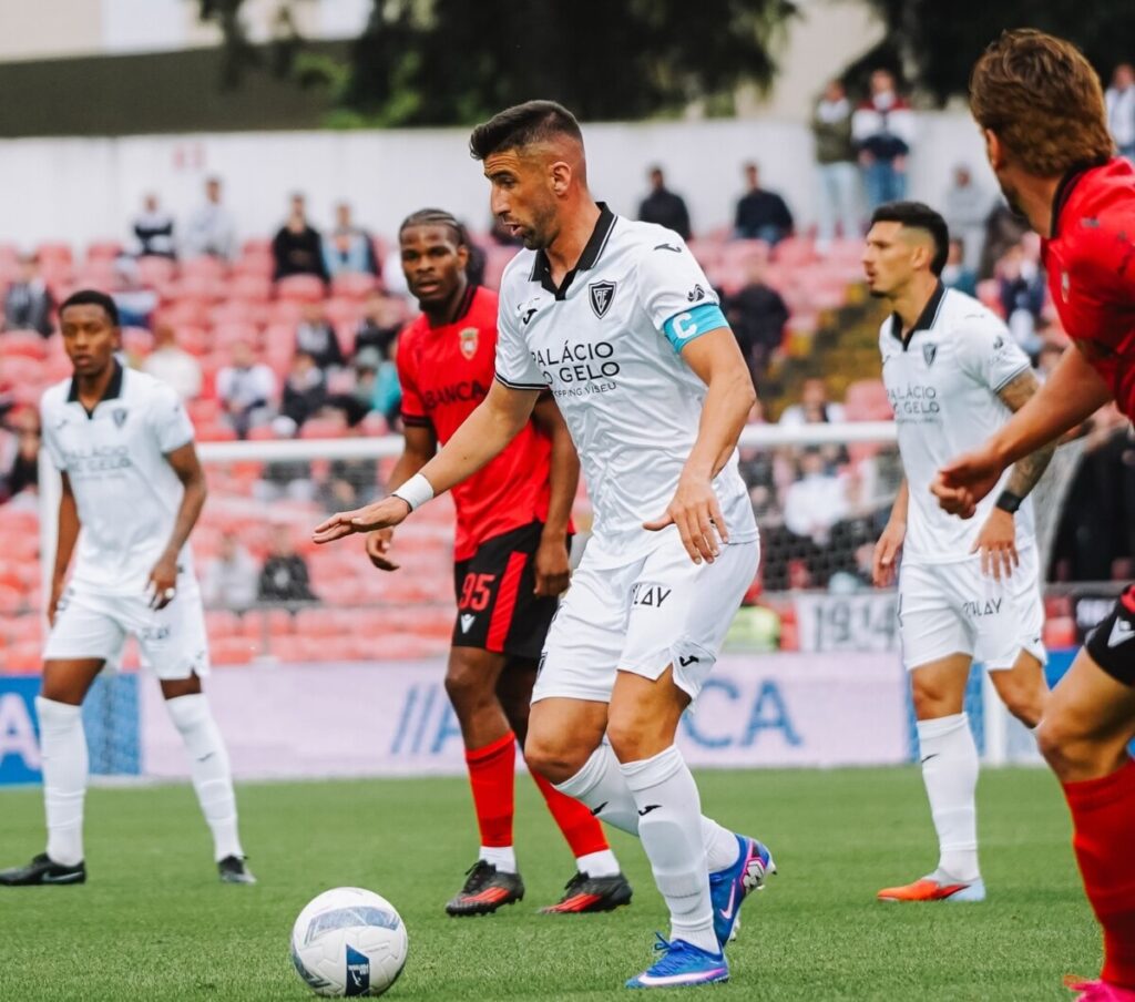  Académico de Viseu perde com o Penafiel em jogo “louco”